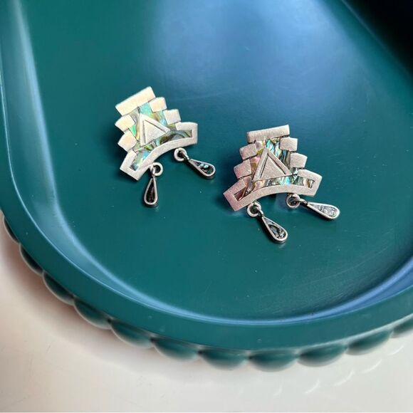 Vintage 1970s Sterling Silver 925 Iridescent Abalone Aztec Mayan Style Earrings - Picture 1 of 7